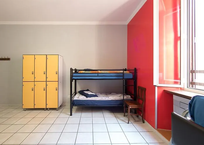 Hostel Alessandro Downtown & Bar