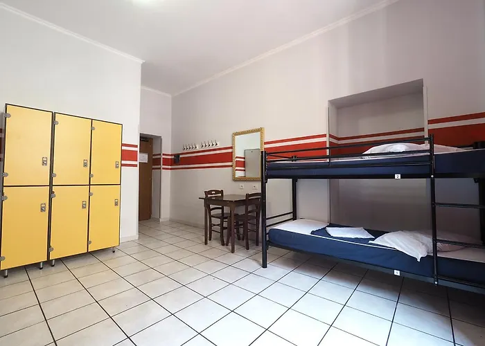 Hostel Alessandro Downtown & Bar *