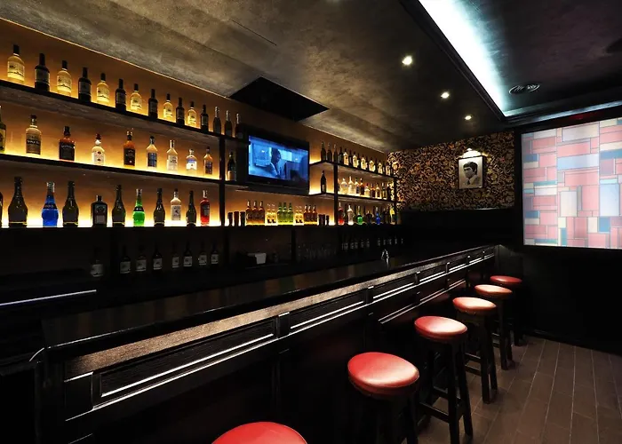 Alessandro Downtown & Bar Hostel *